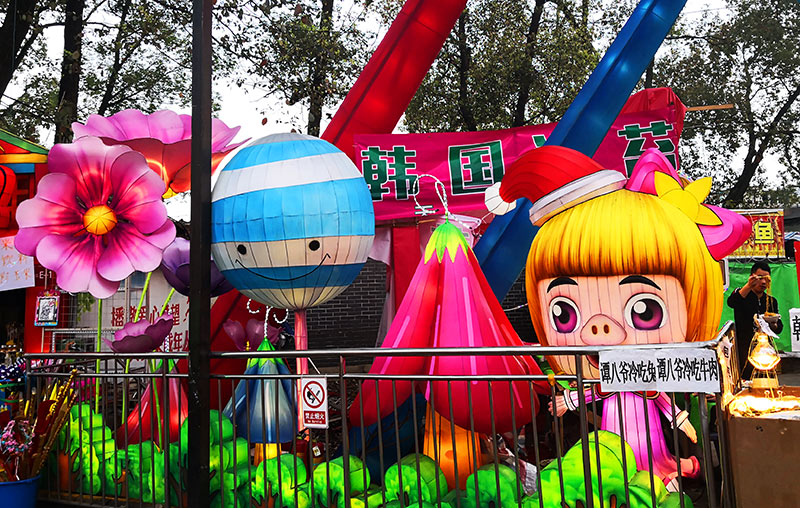 卡通彩灯制作，猪猪侠彩灯，