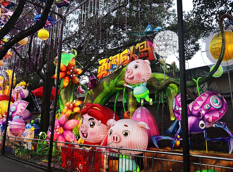 卡通彩灯制作，猪猪侠彩灯，