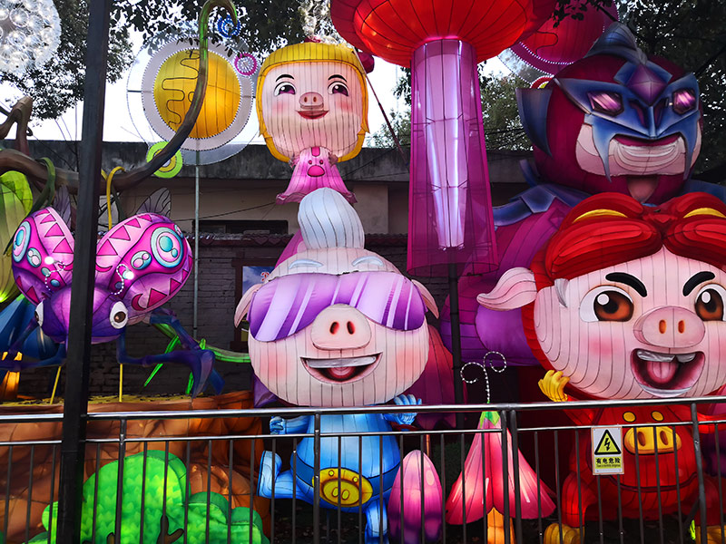 卡通彩灯制作，猪猪侠彩灯，