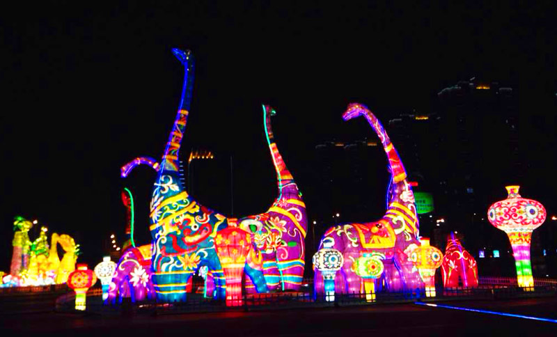 经典灯组，祥龙贺岁，恐龙灯组，自贡彩灯，彩灯设计制作，造型彩灯